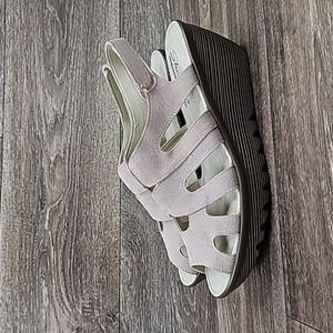 Skechers Women's Parallel Stylin Memory Foam Blush Pink Suede Sandals Sz 9